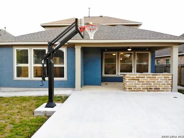 2618 SUNCADIA LN San Antonio, TX 78245