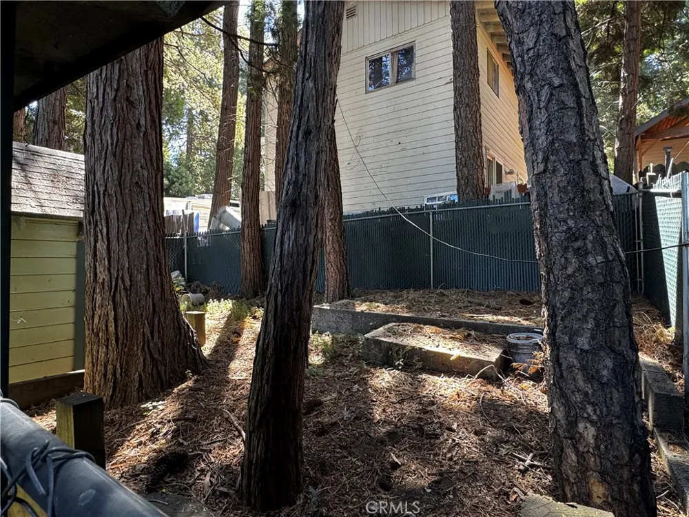 796 Village Crestline, CA 92325
