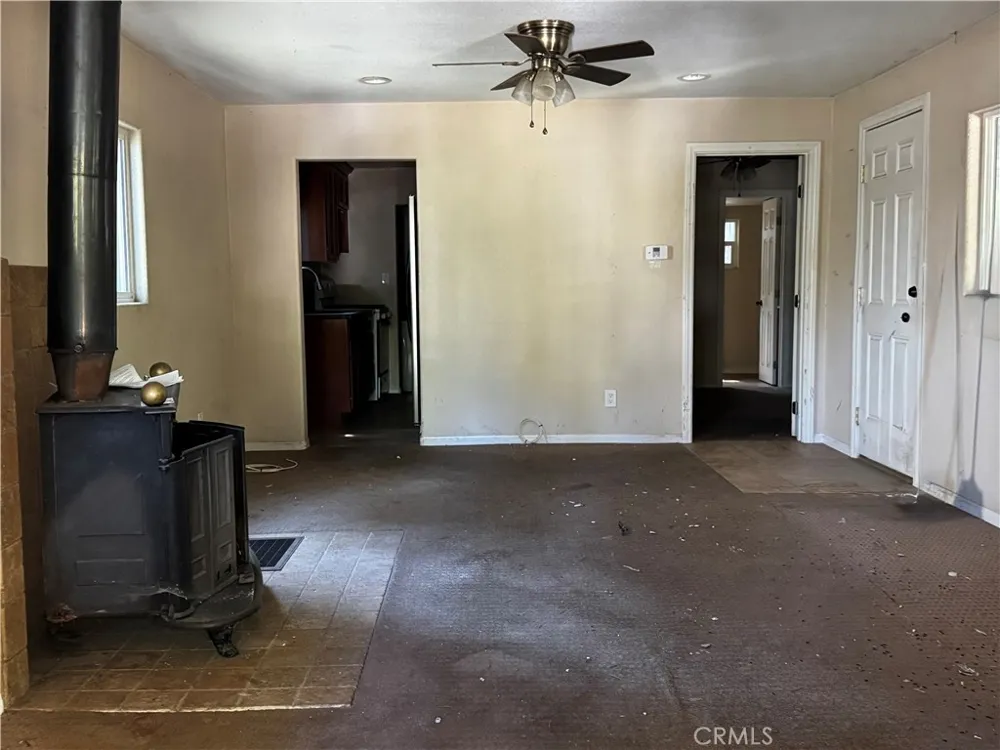 796 Village Crestline, CA 92325
