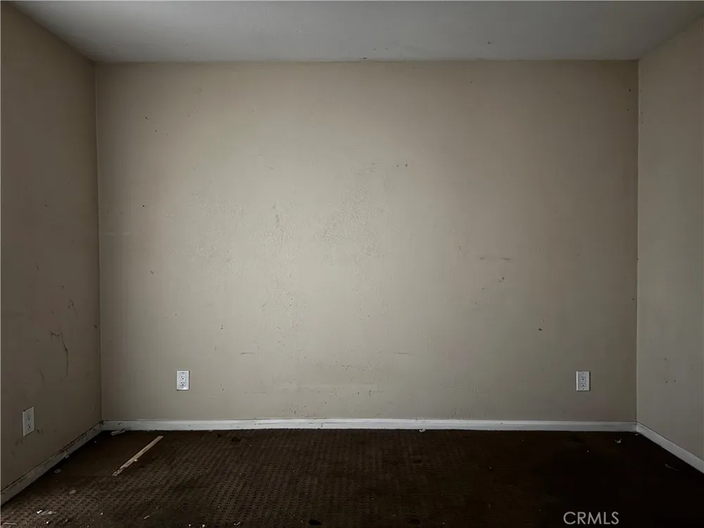 796 Village Crestline, CA 92325