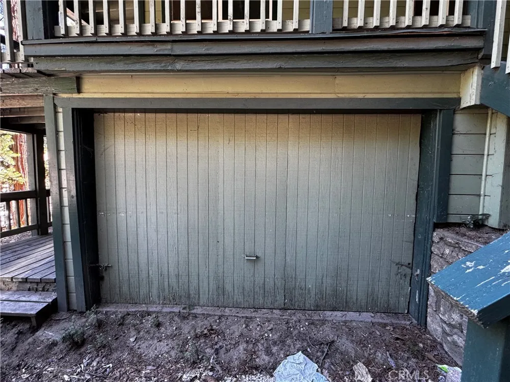796 Village Crestline, CA 92325
