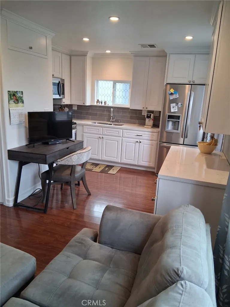 525 Fairfax Costa Mesa, CA 92627