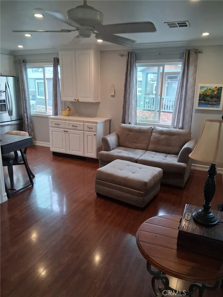 525 Fairfax Costa Mesa, CA 92627