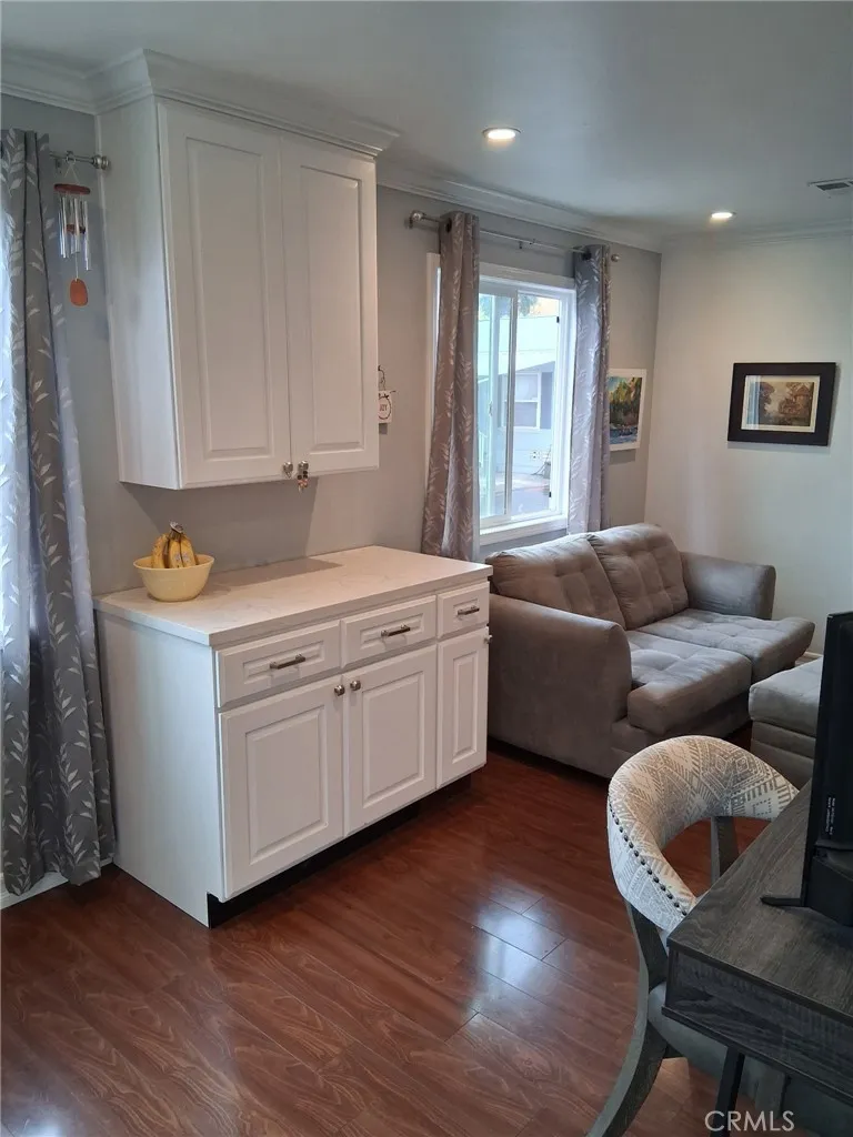 525 Fairfax Costa Mesa, CA 92627