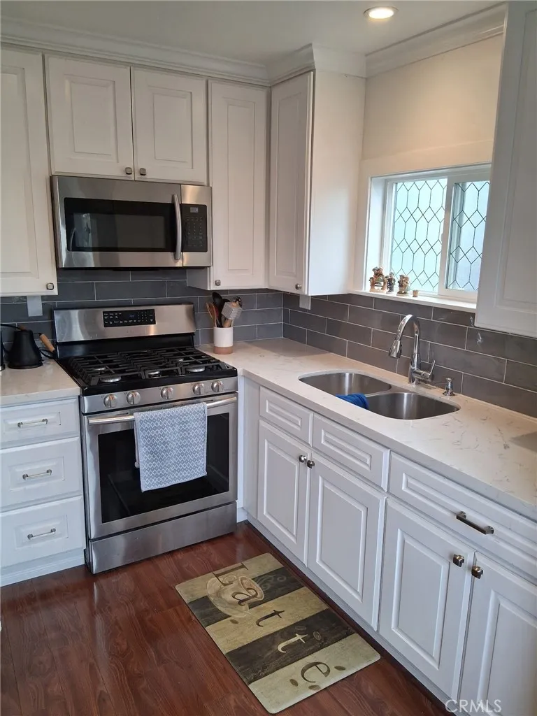 525 Fairfax Costa Mesa, CA 92627