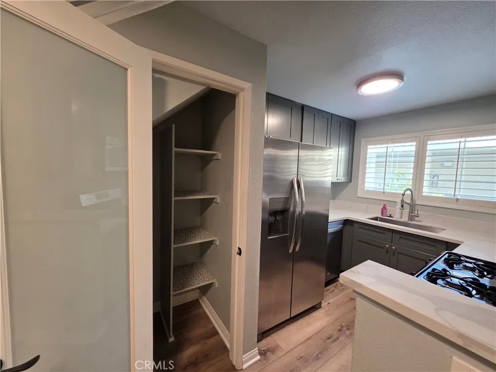 5525 Canoga #320 Woodland Hills, CA 91367