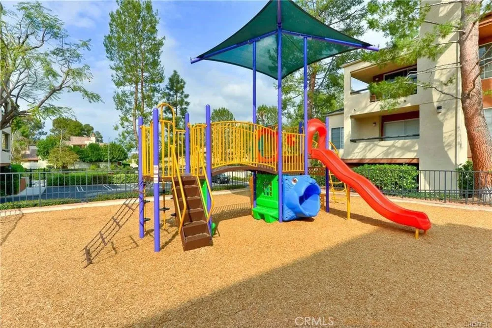5525 Canoga #320 Woodland Hills, CA 91367