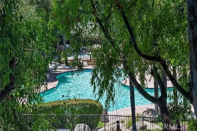 5525 Canoga #320 Woodland Hills, CA 91367
