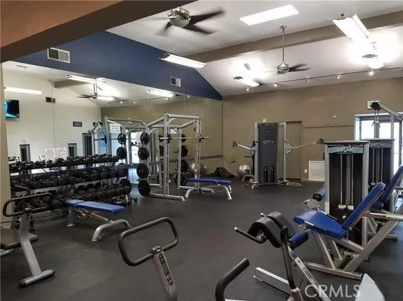 5525 Canoga #320 Woodland Hills, CA 91367