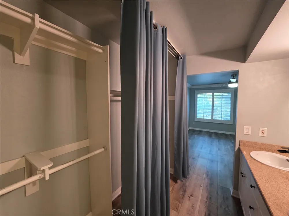 5525 Canoga #320 Woodland Hills, CA 91367