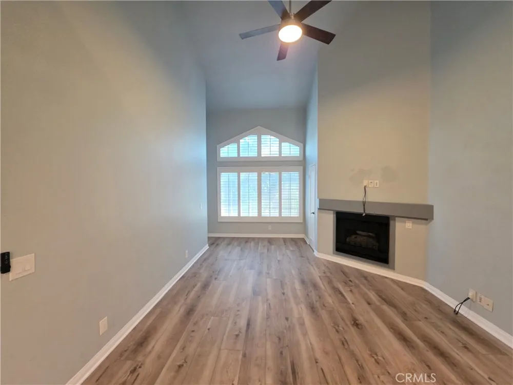 5525 Canoga #320 Woodland Hills, CA 91367