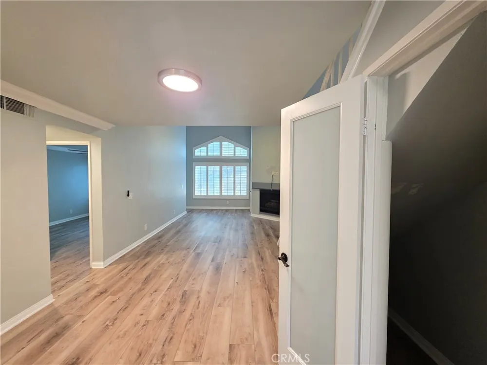 5525 Canoga #320 Woodland Hills, CA 91367