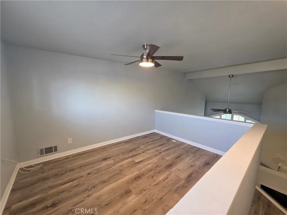 5525 Canoga #320 Woodland Hills, CA 91367