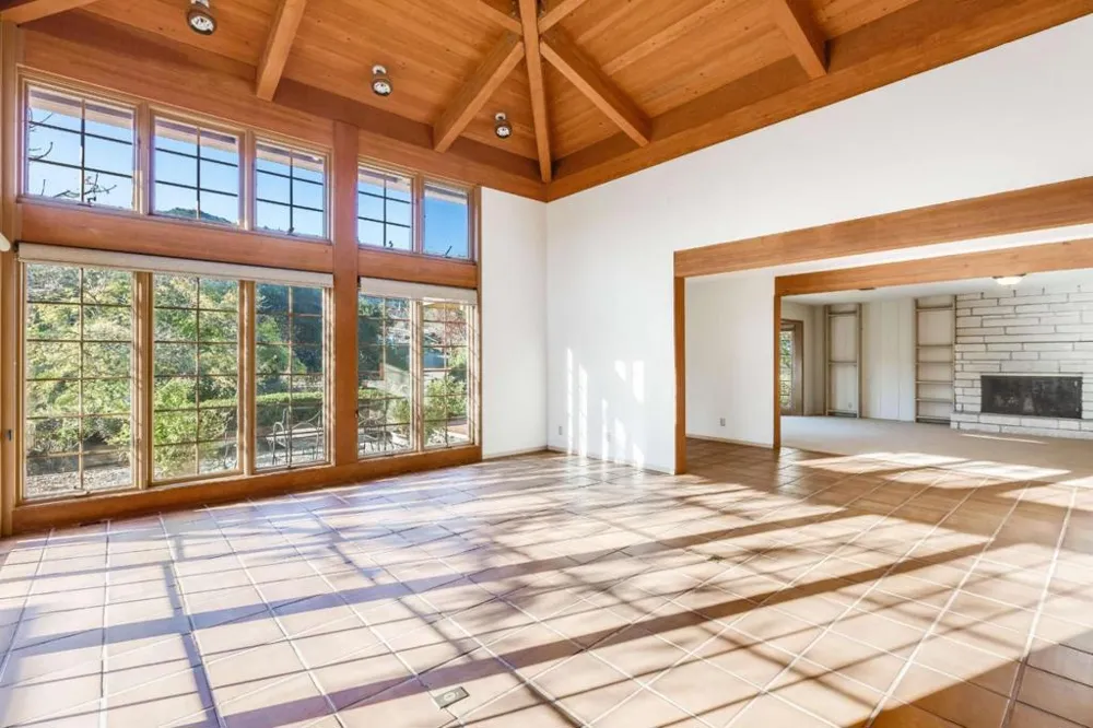 25228 La Loma Drive Los Altos Hills, CA 94022