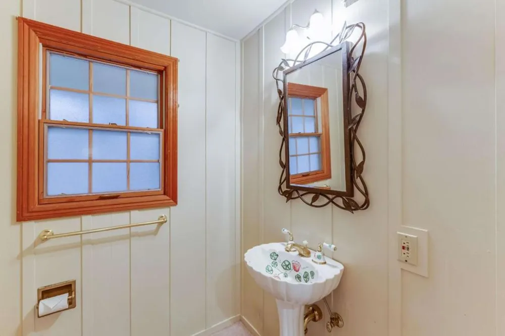 25228 La Loma Drive Los Altos Hills, CA 94022