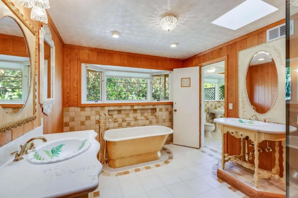25228 La Loma Drive Los Altos Hills, CA 94022