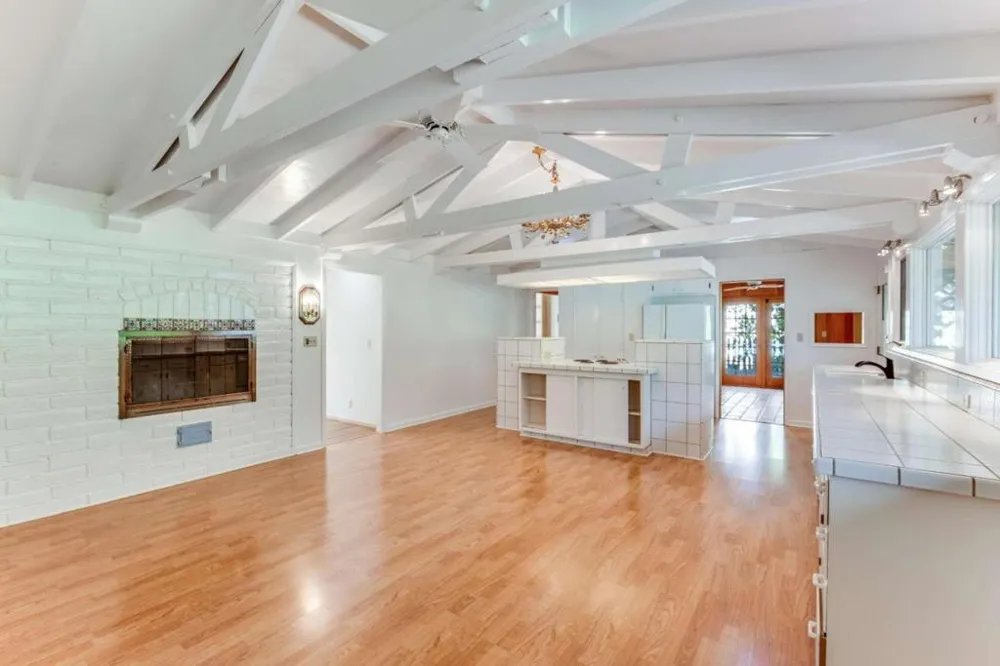 25228 La Loma Drive Los Altos Hills, CA 94022