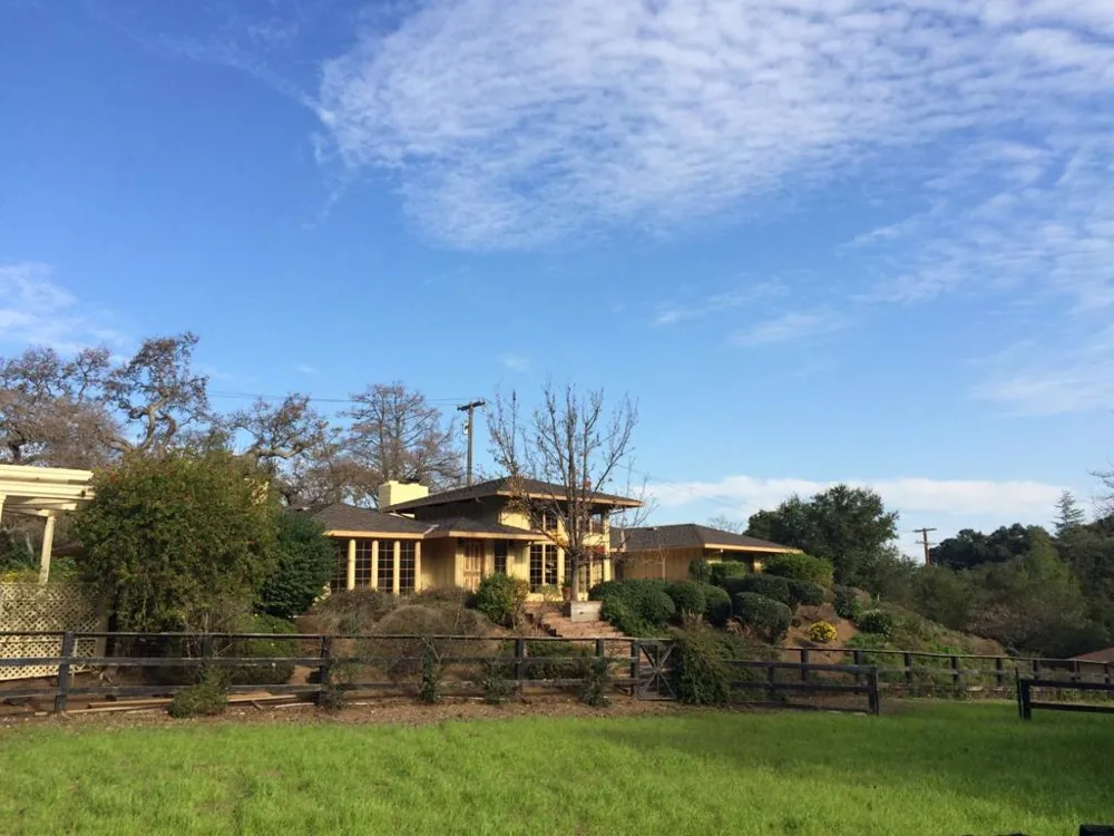 25228 La Loma Drive Los Altos Hills, CA 94022