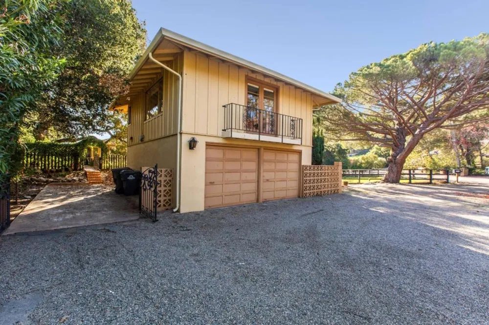 25228 La Loma Drive Los Altos Hills, CA 94022