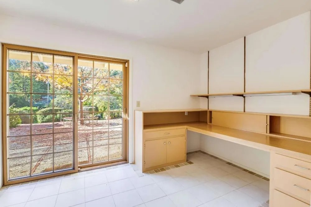 25228 La Loma Drive Los Altos Hills, CA 94022