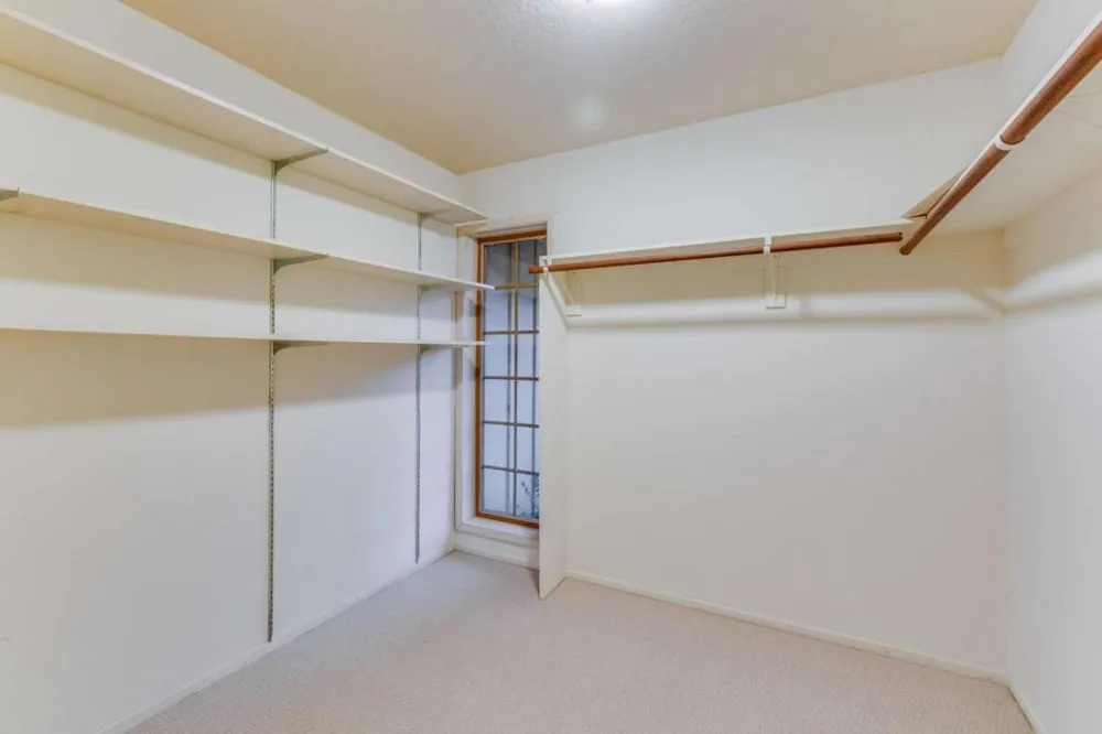 25228 La Loma Drive Los Altos Hills, CA 94022