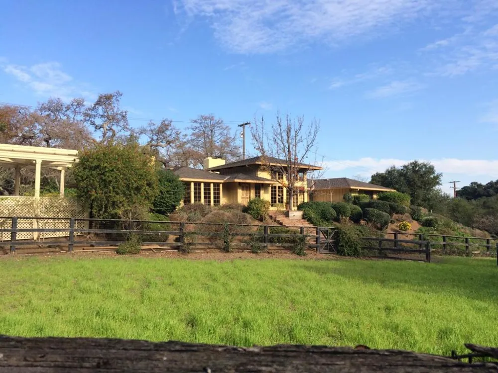 25228 La Loma Drive Los Altos Hills, CA 94022