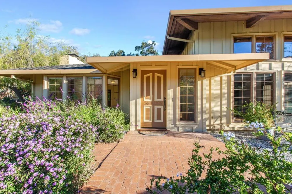 25228 La Loma Drive Los Altos Hills, CA 94022