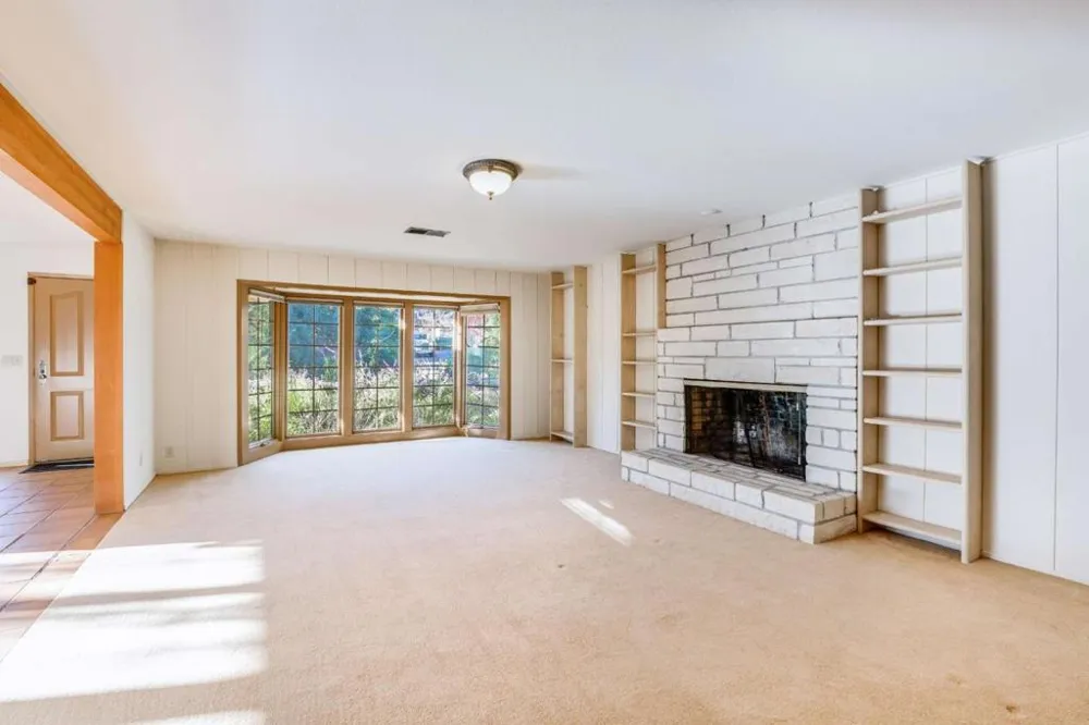 25228 La Loma Drive Los Altos Hills, CA 94022