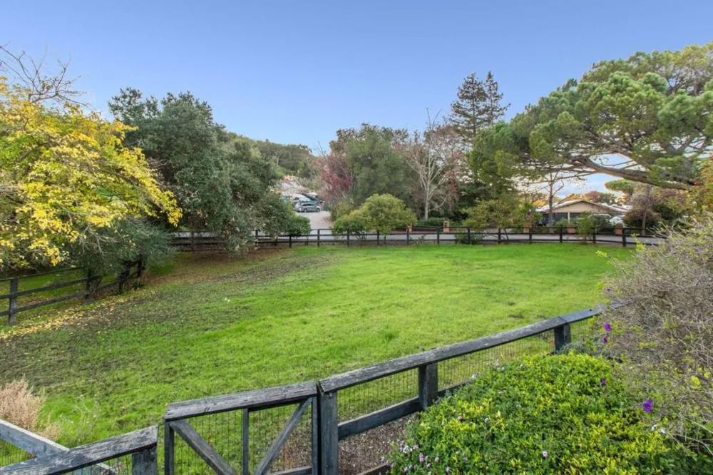 25228 La Loma Drive Los Altos Hills, CA 94022