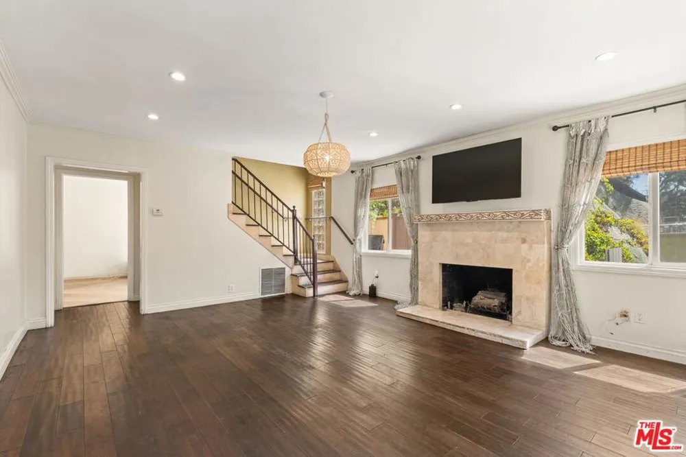 2132 Laurel Canyon Boulevard Los Angeles, CA 90046