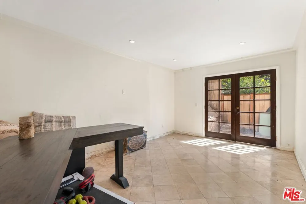 2132 Laurel Canyon Boulevard Los Angeles, CA 90046