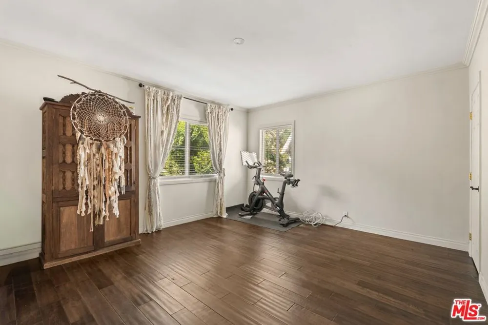 2132 Laurel Canyon Boulevard Los Angeles, CA 90046