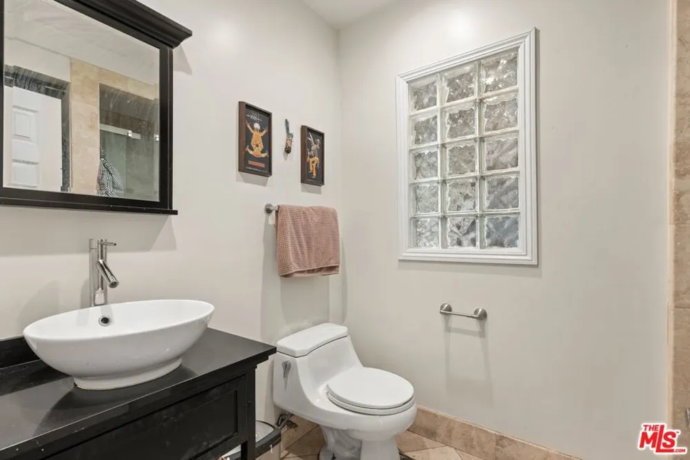 2132 Laurel Canyon Boulevard Los Angeles, CA 90046