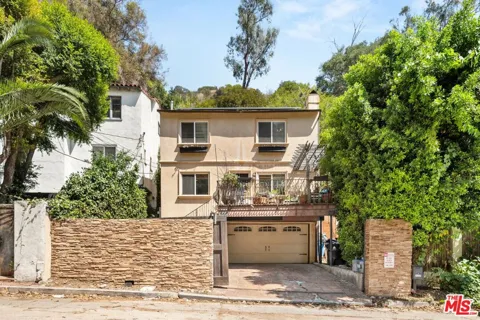 2132 Laurel Canyon Boulevard