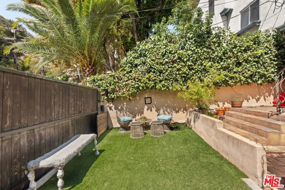 2132 Laurel Canyon Boulevard Los Angeles, CA 90046