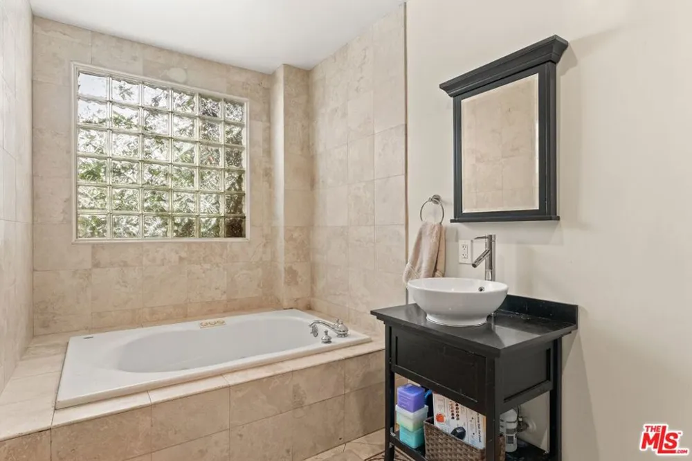 2132 Laurel Canyon Boulevard Los Angeles, CA 90046
