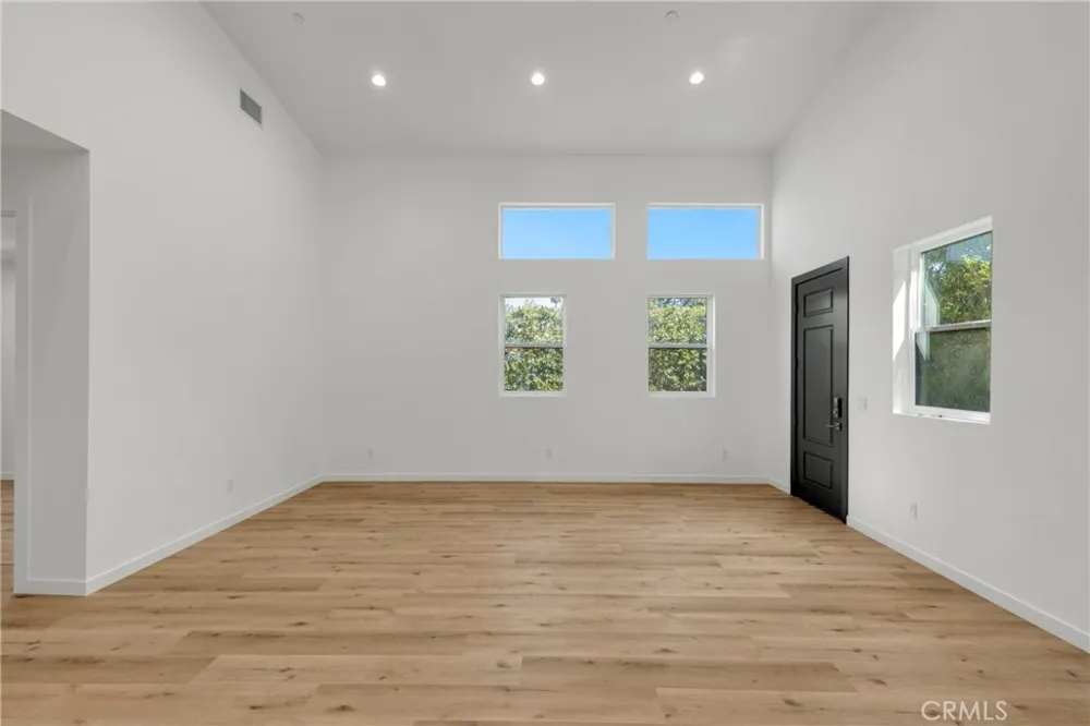 22920 Califa #A Woodland Hills, CA 91367