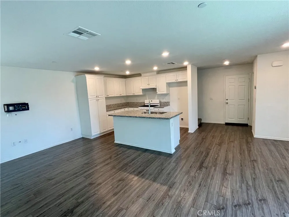 7155 Citrus #359 Fontana, CA 92336