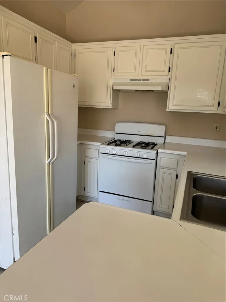 18107 Erik Court #464 Canyon Country, CA 91387