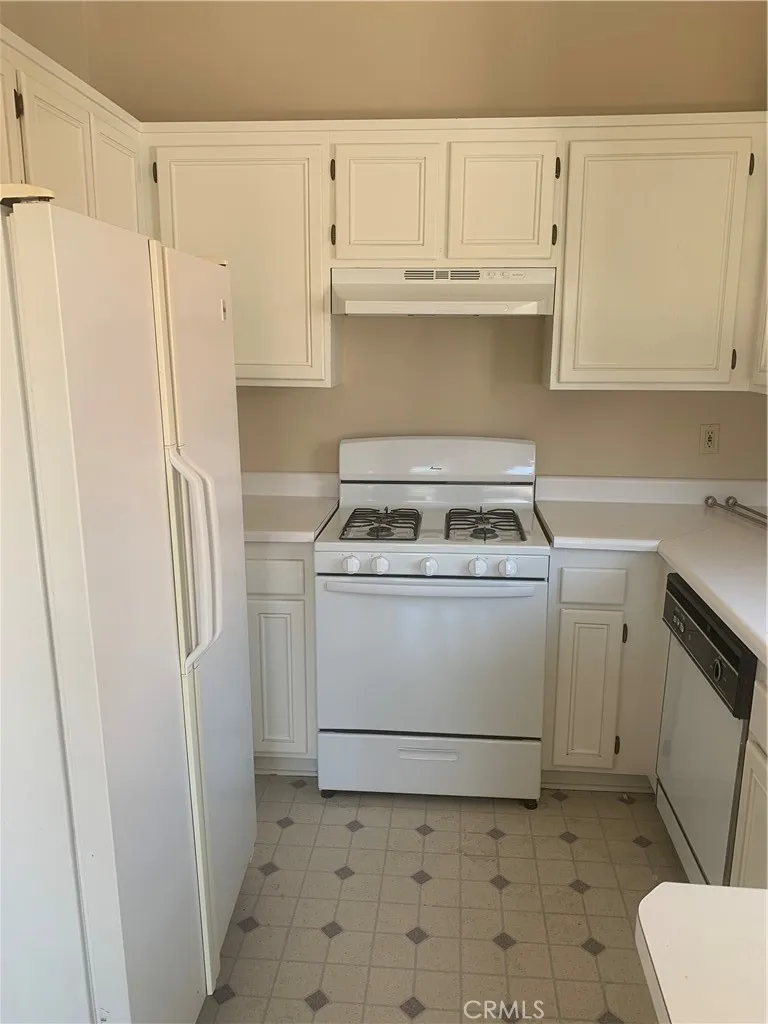 18107 Erik Court #464 Canyon Country, CA 91387
