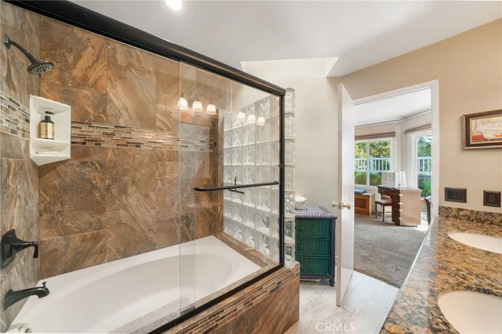24926 El Cortijo Mission Viejo, CA 92691