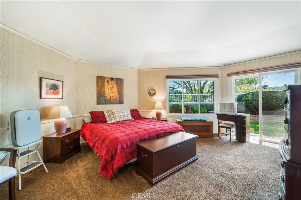 24926 El Cortijo Mission Viejo, CA 92691