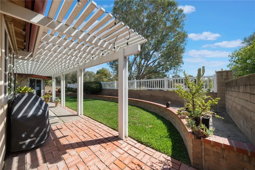 24926 El Cortijo Mission Viejo, CA 92691