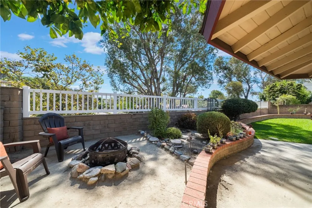 24926 El Cortijo Mission Viejo, CA 92691