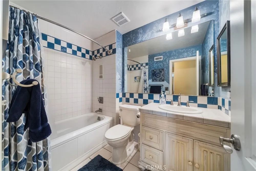 24926 El Cortijo Mission Viejo, CA 92691