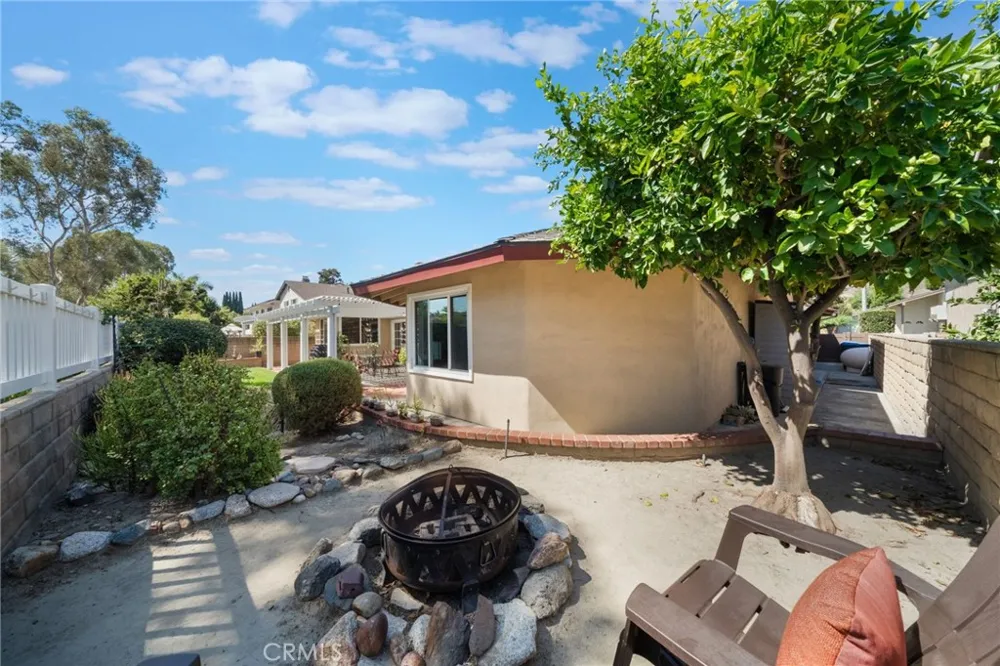 24926 El Cortijo Mission Viejo, CA 92691