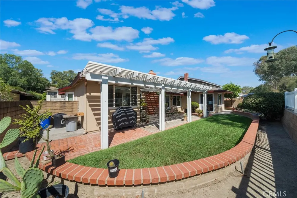24926 El Cortijo Mission Viejo, CA 92691