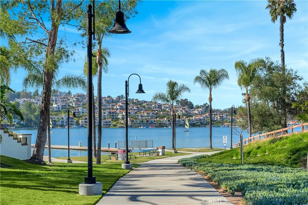 24926 El Cortijo Mission Viejo, CA 92691