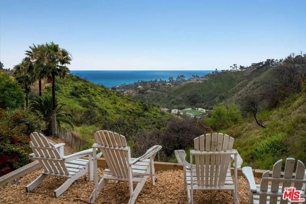 955 Enchanted Way Pacific Palisades, CA 90272