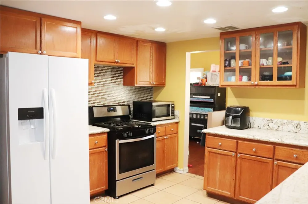 43964 Fallon Drive Lancaster, CA 93535